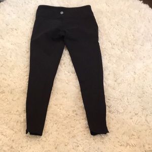 Athleta black crop leggings